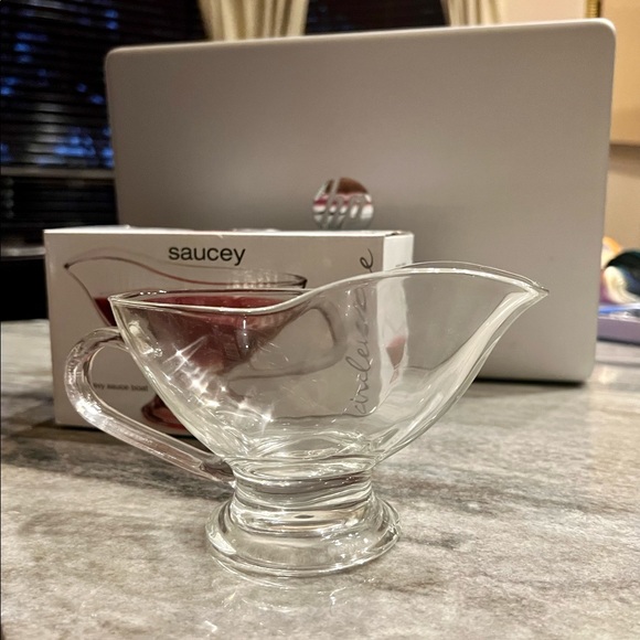 Gravy Boat by Circleware Saucey 10oz Clear Glass NIB - Picture 2 of 5